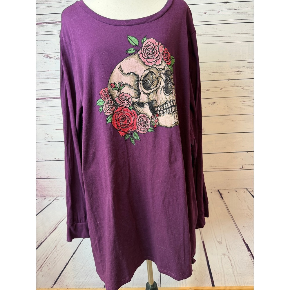 Torrid Heritage T-Shirt Plus size 6 6X Skull Rose Rhinestone Tee Shirt Halloween